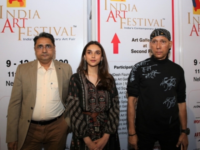 India Art Festival Director Rajendra, actress Aditi Rao Hydari and artist Gautam Patole at the India Art Festival 2020.