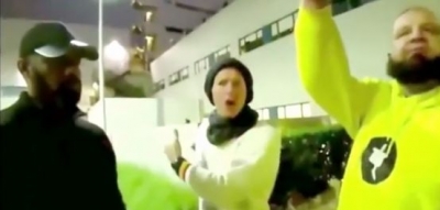 Coldplay frontman Chris Martin recently snapped at fans who seemed too excited to get his autograph. A video is doing the rounds on Interent shows Martin at the fans outside the Hollywood Palladium.