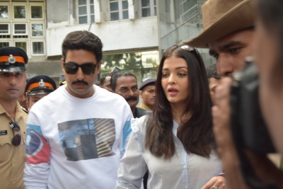 s Aishwarya pregnant, fans wonder after Abhishek promises a 