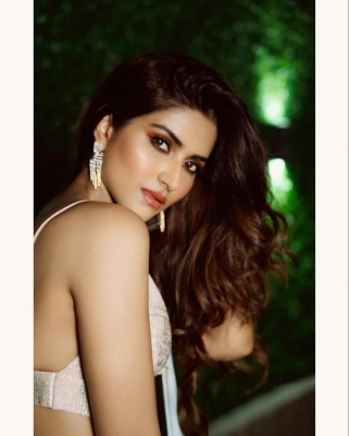 It would be an emotional moment for Pranutan Bahl if she gets an opportunity to work with her father and Bollywood actor Mohnish Bahl.