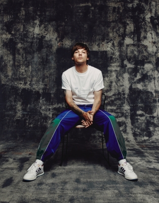 Singer Louis Tomlinson has returned with a new song, 