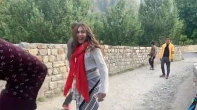 A video of Bollywood actor Kartik Aaryan