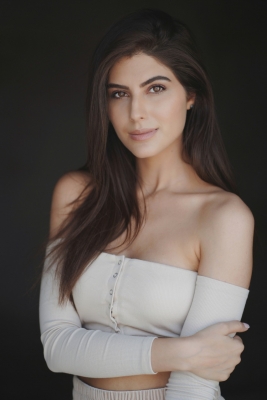 For Elnaaz Norouzi, athleisure is the way to go.