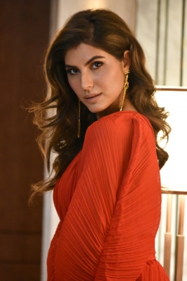Iranian origin actress-model Elnaaz Norouzi.