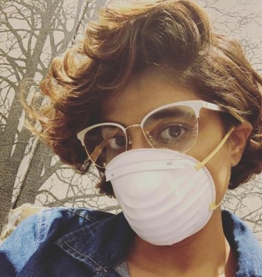 Filmmaker Tahira Kashyap is worried after seeing the increase in the number of people infected by coronavirus in India. She recently took to Instagram and posted a selfie in which she is seen wearing a mask.
