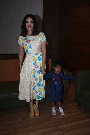 Mumbai: Actress Sunny Leone with her daughter  Nisha Kaur Weber at Viacom 18 'Peppa Pig Musical' event in Mumbai on March 7, 2020. (Photo: IANS)