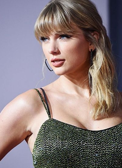 Taylor Swift donates $1mn for tornado affected.