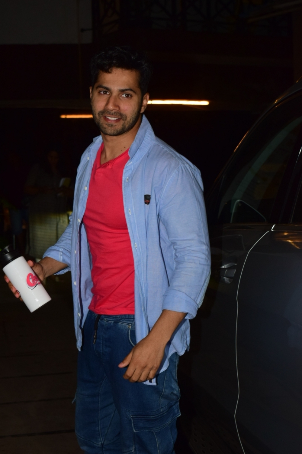 Mumbai: Actor Varun Dhawan spotted at Juhu  in Mumbai on Mar 04, 2020. (Photo: IANS)
