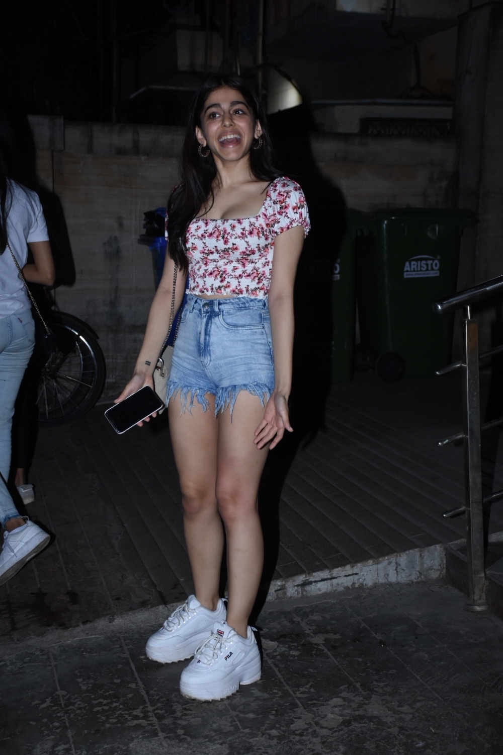 Mumbai: Actress Alaia Furniturewalla seen at a Bandra cafe in Mumbai on March 2, 2020. (Photo: IANS)