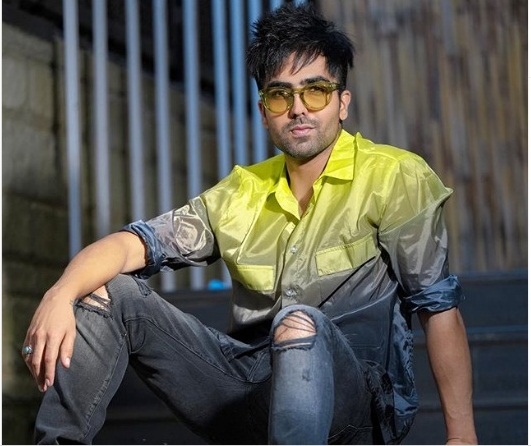 Singer Harrdy Sandhu.