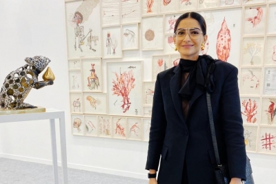 Bollywood actress Sonam Kapoor has penned a emotional message on her mother Sunita Kapoor