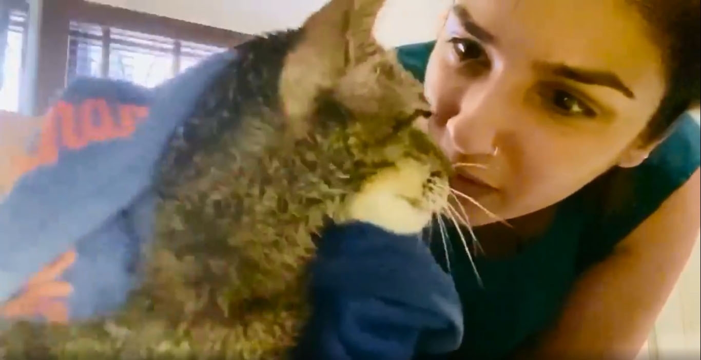 Raveena Tandon's cat says "no" to bathing.