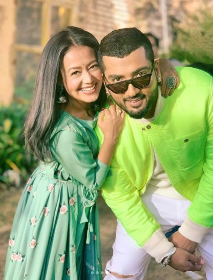 Neha Kakkar breaks down in video of her latest song with Jaani.