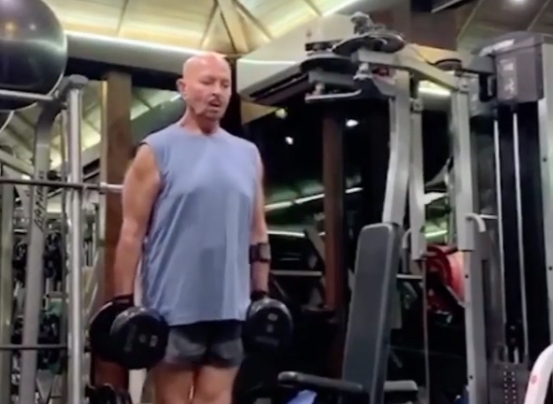 Hrithik Roshan: Coronavirus should be afraid of my dad.