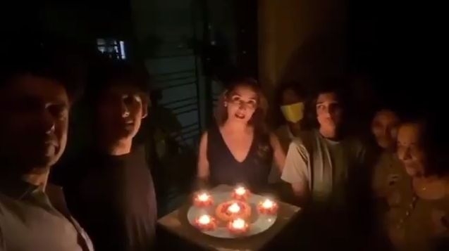 B-Town switches off and lights up to thank Corona Warriors.