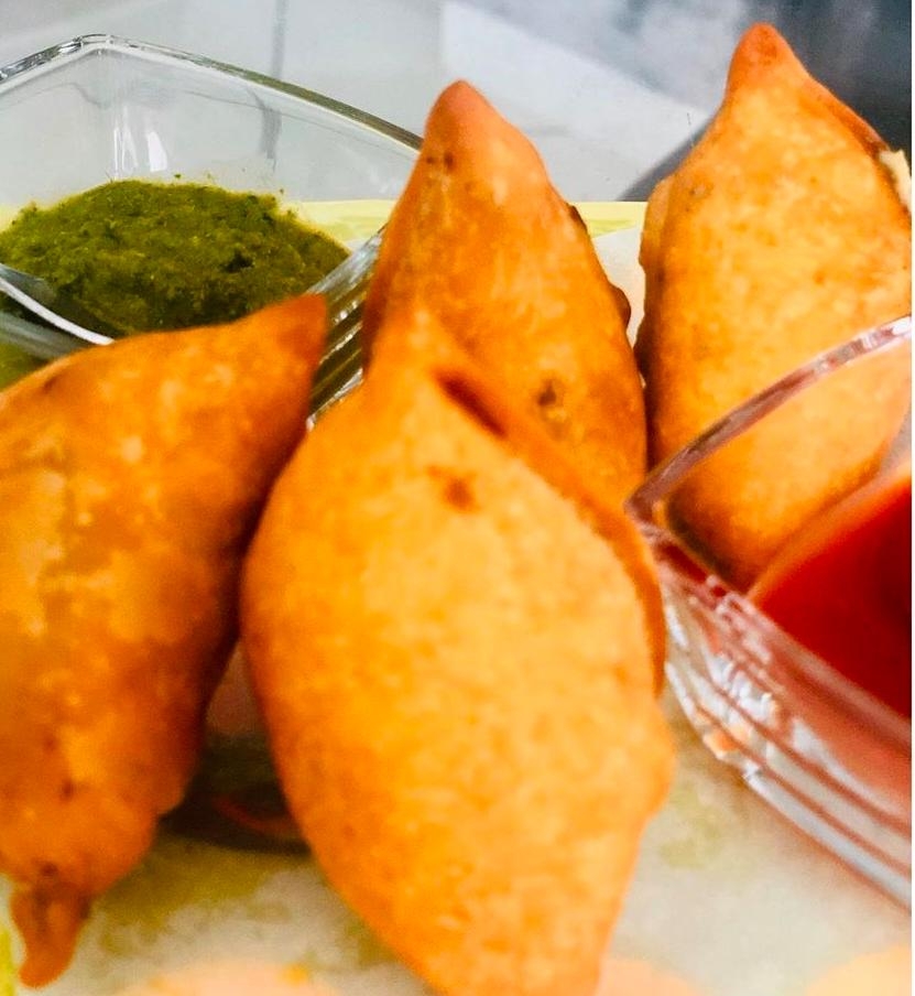 Lockdown diaries: Kajal Aggarwal learns to make khasta samosas from mum.