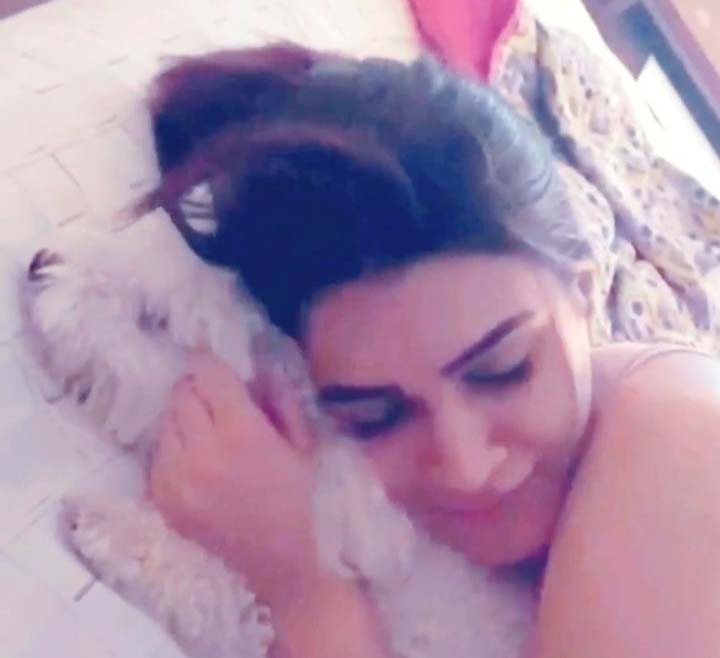 Lockdown diaries: Kriti Sanon is having a 'pawsome' time .