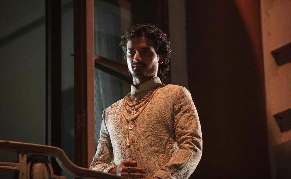 How Priyanshu Painyuli nailed the mafia look in 'Extraction'.