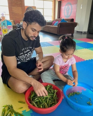 Lockdown diaries: Kunal Kemmu peels 