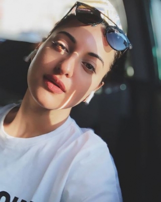 Lockdown diaries: Sonakshi Sinha sat in her 