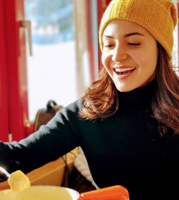 Mumbai, May 1 (IANS) Anushka Sharma has penned a poem on her 32nd birthday, where she wants all the 