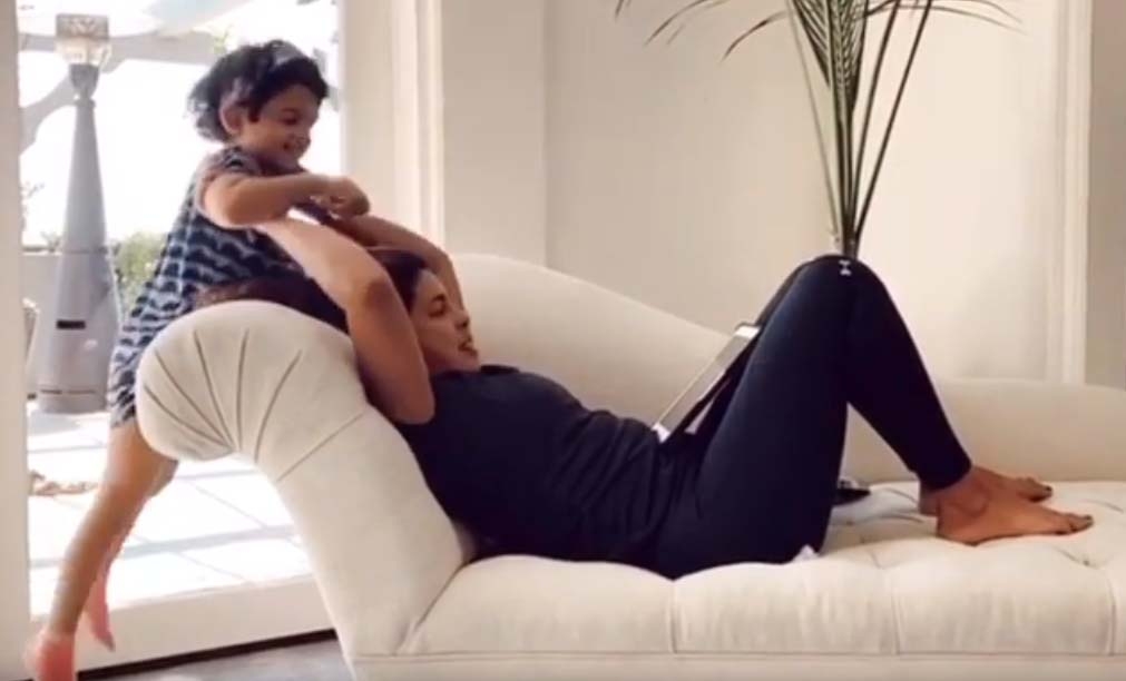 Here's how Priyanka working out amid lockdown.