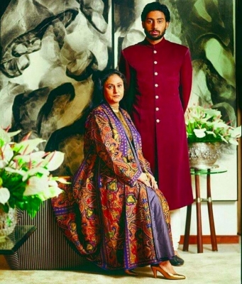 Abhishek gets a funny reply from mom Jaya for his Mother