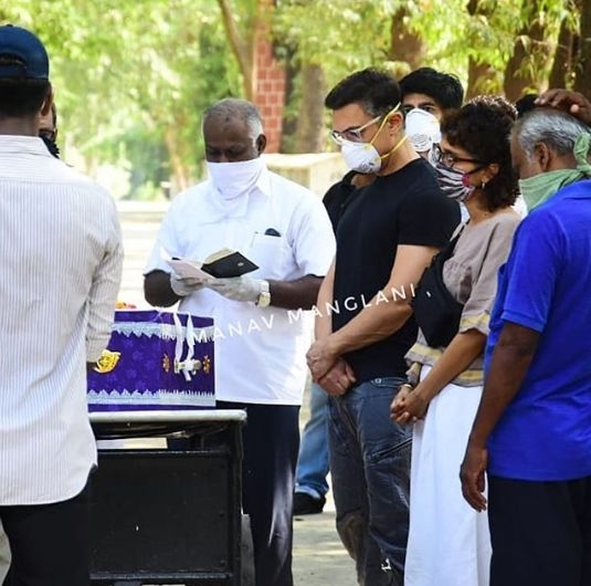 Aamir Khan, Kiran Rao attend funeral of actor's late assistant.