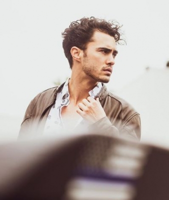 Darren Barnet to guest star in 