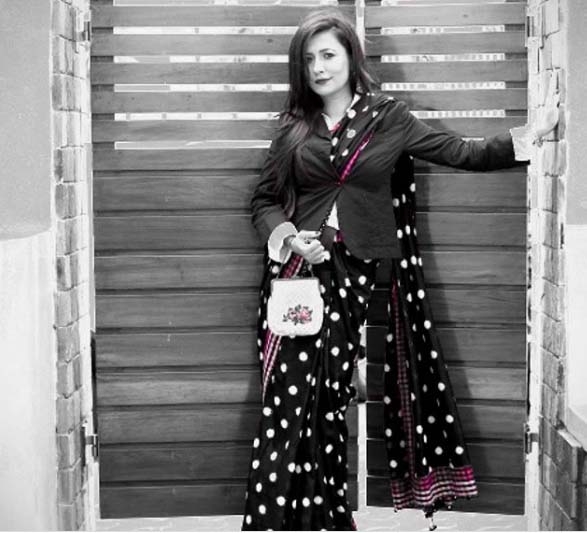 Mini Mathur: Today I will wear a yellow saree, clean bathrooms.