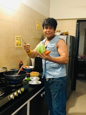 Ranjha Vikram Singh spreads happiness on occasion of Eid.