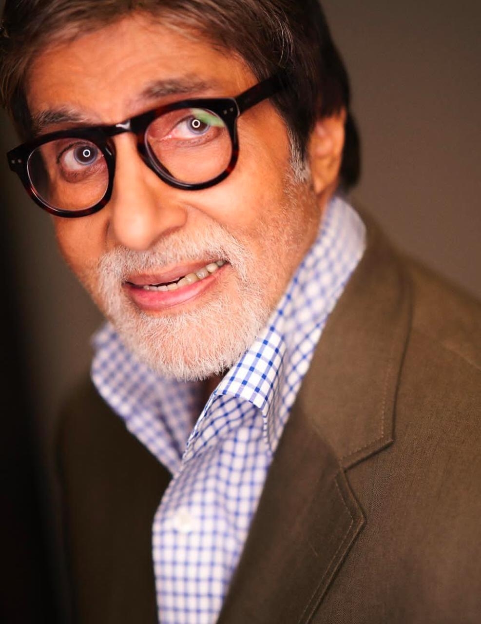 'Clueless' Big B gets update on Chris Nolan's 'Tenet' from Sujoy Ghosh.