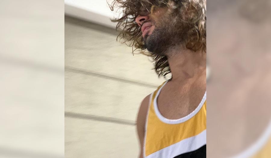 Vijay Deverakonda is a 'hot mess' in new pic.