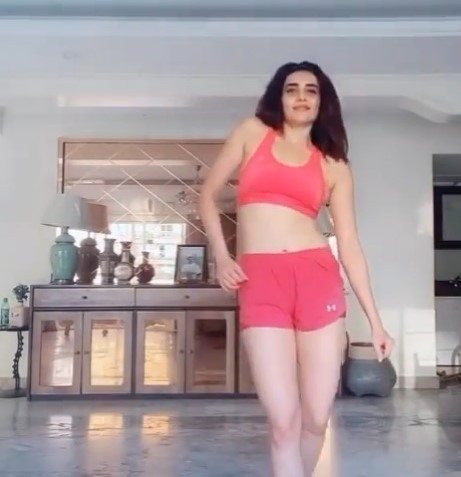 Karishma Tanna moonwalks to Drake's rhythm.