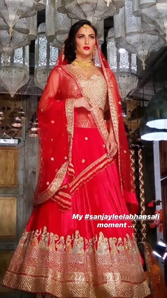 Elli AvrRam's life in Instagram pictures!.