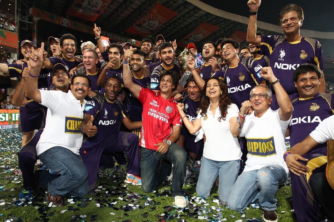 Shah Rukh, Gauri come forward to support people affected by Cyclone Amphan.