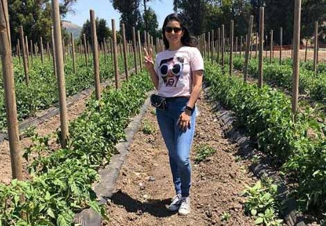 Sunny Leone goes to the farm.
