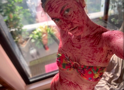 Elli AvrRam turns into 