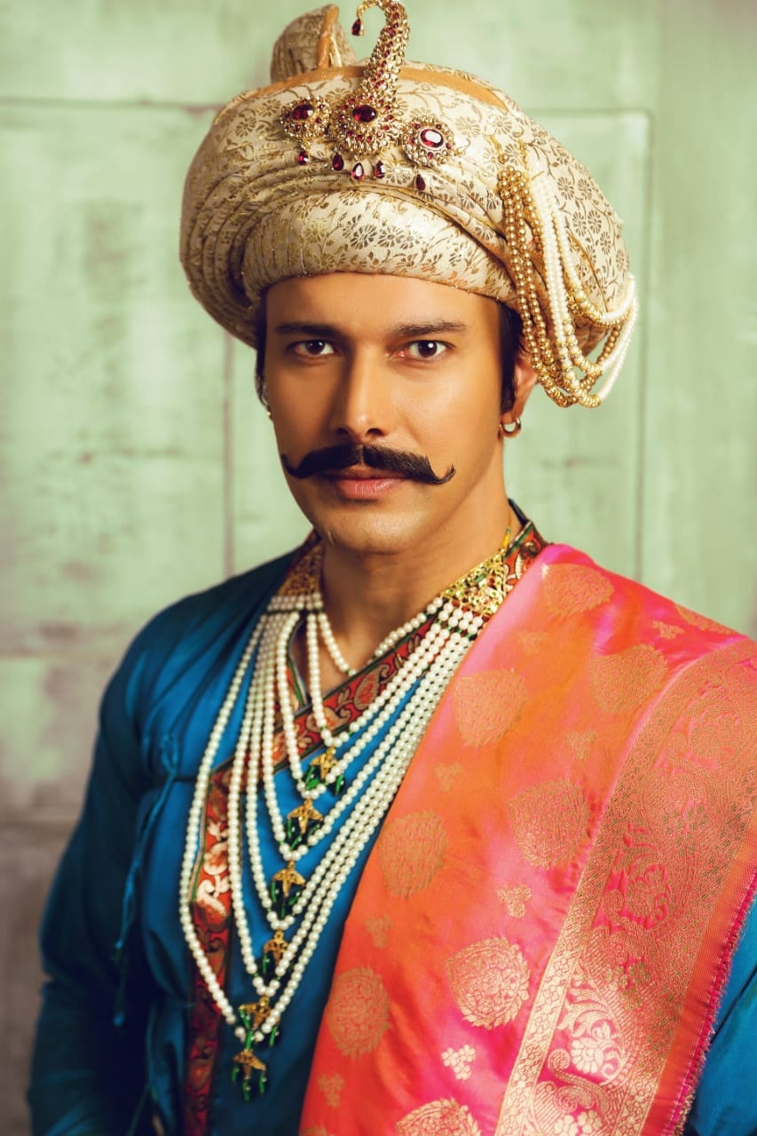 Rajniesh Duggal trains under Birju Maharaj for Bajirao Mastani musical.