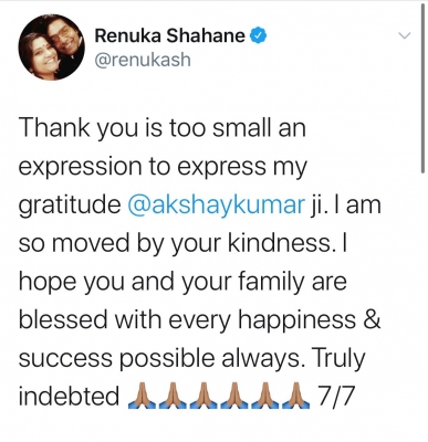 Renuka Shahane thanks Akshay Kumar.