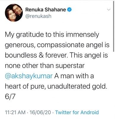 Renuka Shahane thanks Akshay Kumar.