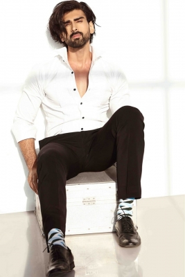 TV actor Akkshay Dogra to make his digital debut.