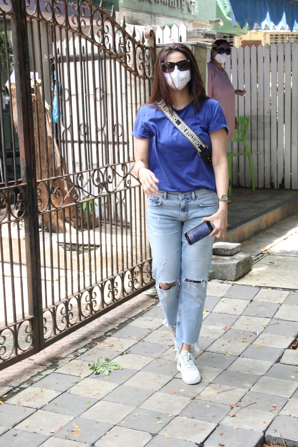 Mumbai: Actress Daisy Shah seen at Bandra in Mumbai on July 1, 2020. (Photo: IANS)