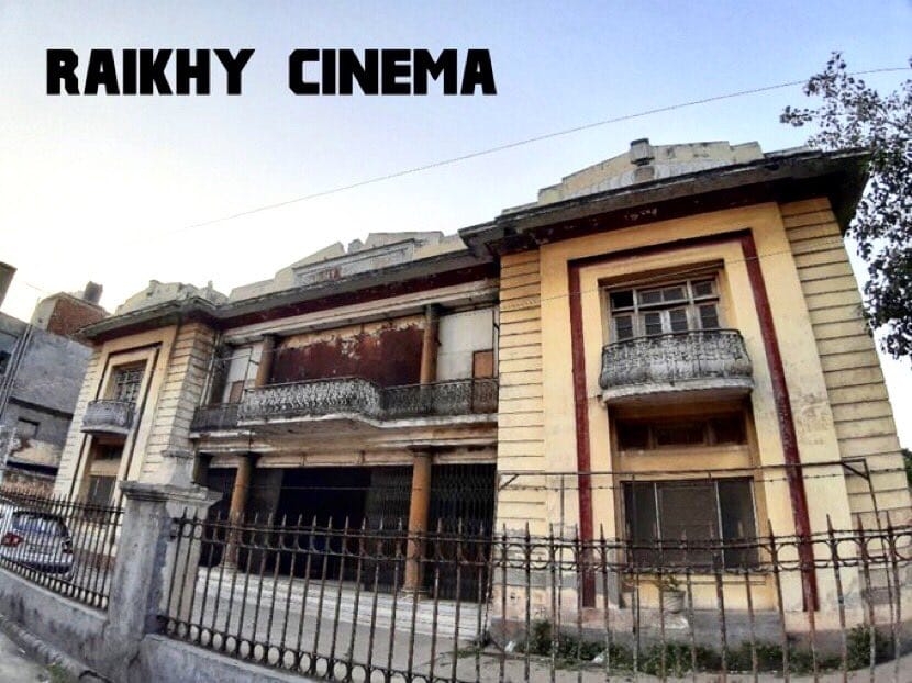 Dharmendra sad to see the condition of his favourite theatre in Ludhiana.