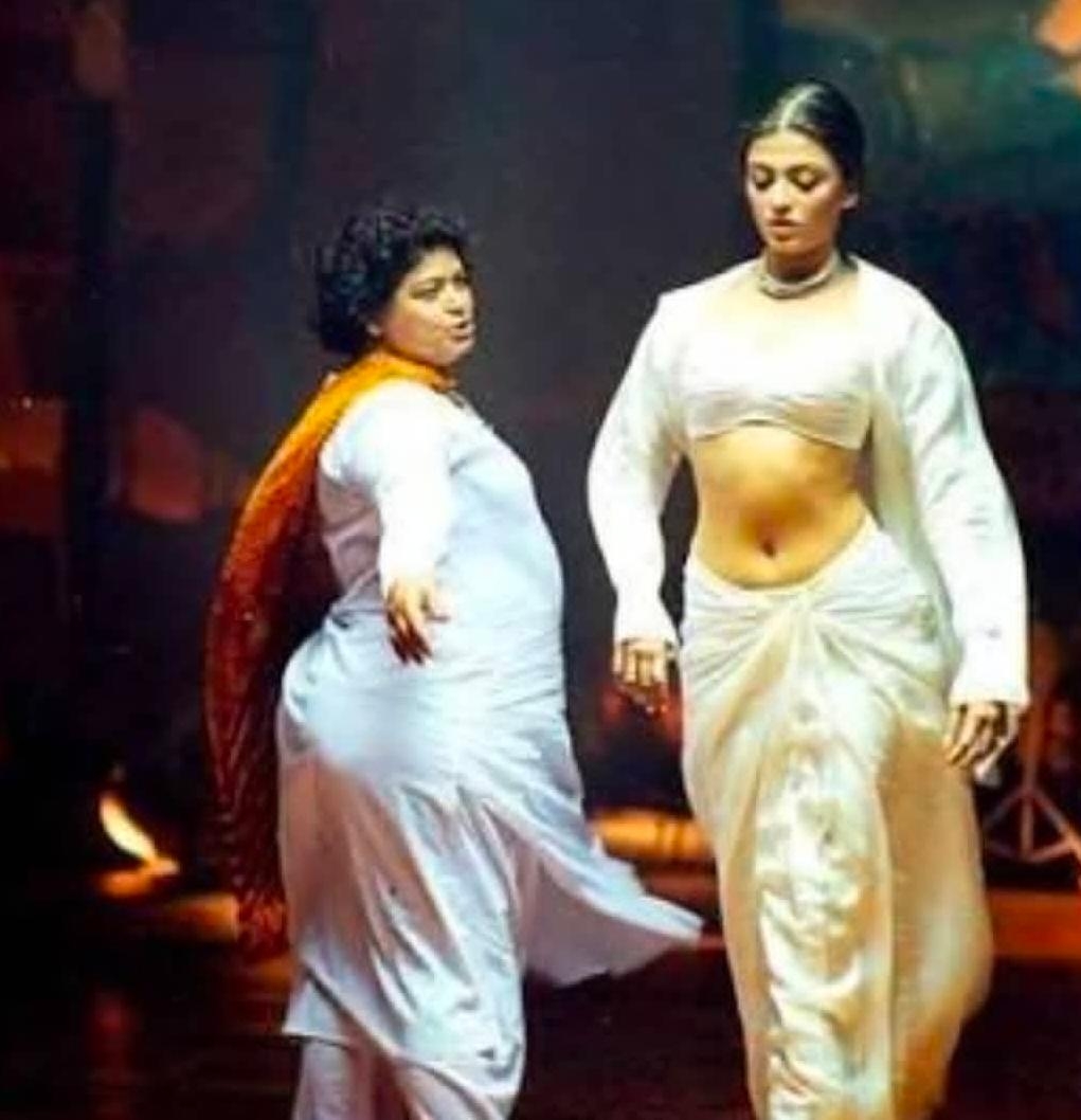 Aishwarya Rai Bachchan mourns 'Dance Guru' Saroj Khan's demise.