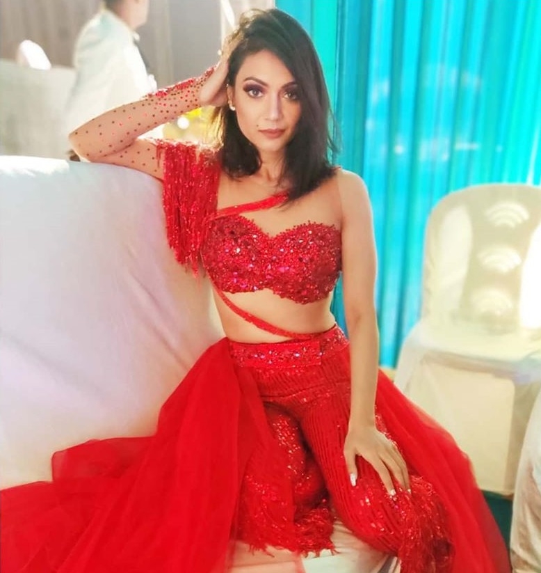 IshQ Bector teams up with former 'Indian Idol' contestant Charu Semwal.