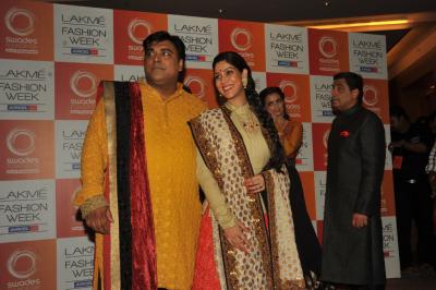 Mumbai, July 22 (IANS) Actor Ram Kapoor on Wednesday posted a throwback picture from his shooting days with actress Sakshi Tanwar, leaving fans nostalgic.