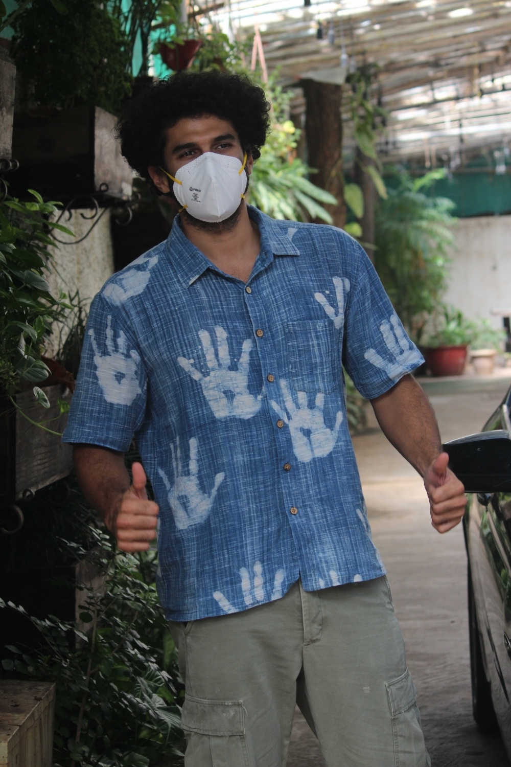 Mumbai: Actor Aditya Roy Kapoor seen in Mumbai's Juhu. (Photo: IANS)