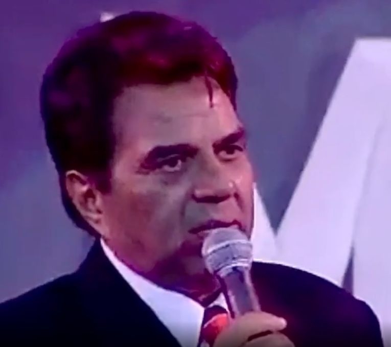 Dharmendra recalls his bond with Dilip Kumar.