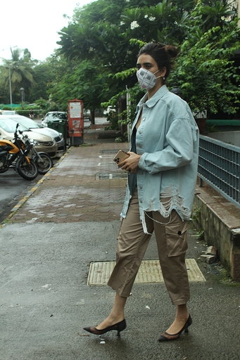 Actress Karishma Tanna seen at Andheri in Mumbai on Aug 8, 2020. (Photo: IANS)